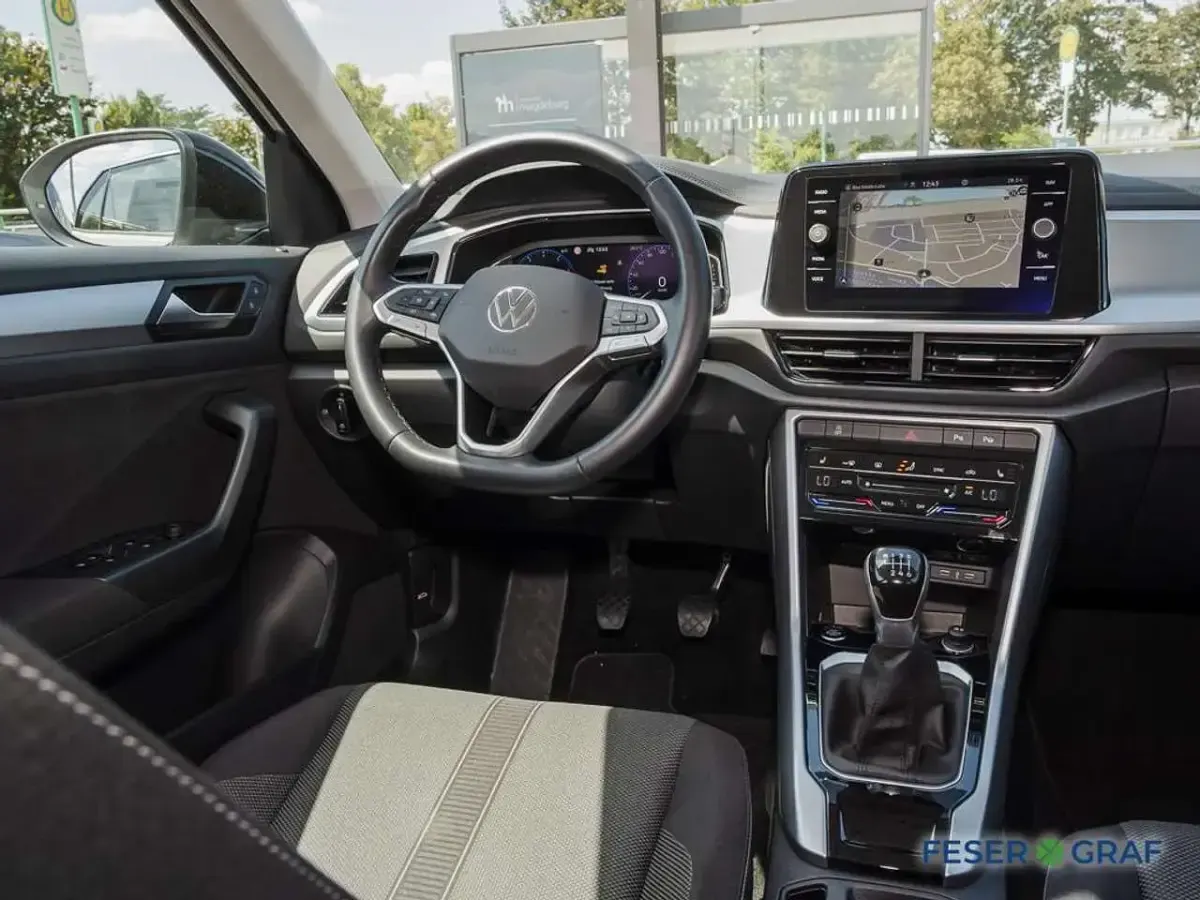Gebraucht VW T-Roc Life 110 PS (80 kW) 2023 Ascotgrau SUV