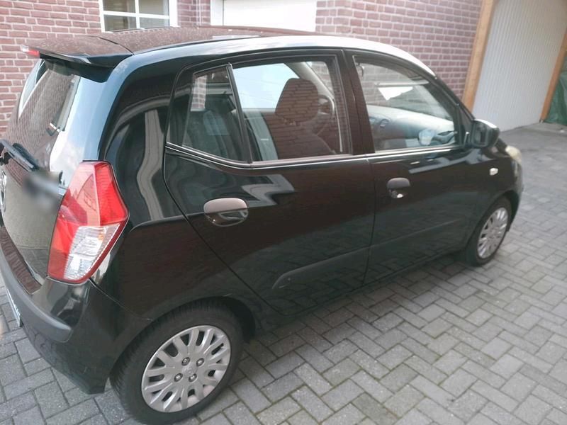 Gebraucht Hyundai i10 67 PS (49 kW) 2009 Schwarz Kleinwagen