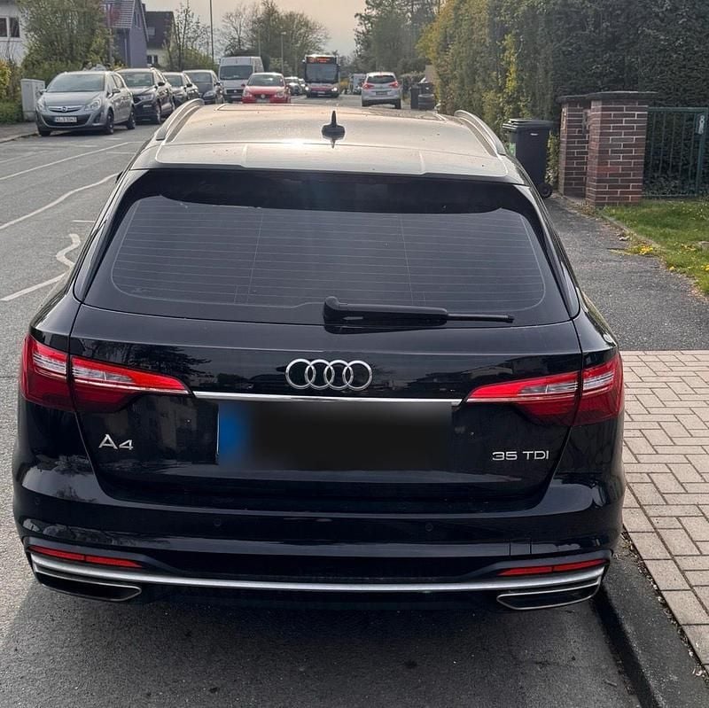 Gebraucht Audi A4 163 PS (119 kW) 2020 Schwarz Kombi
