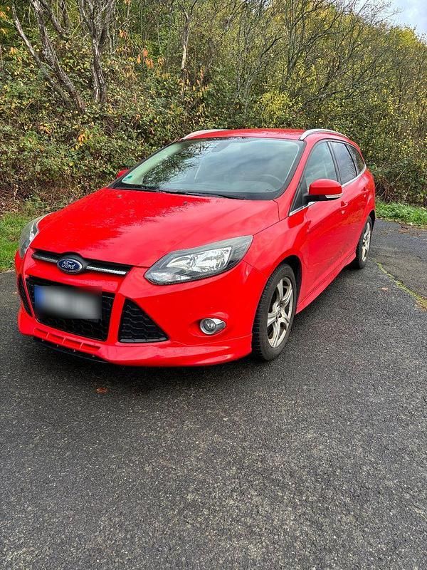 Gebraucht Ford Focus S 150 PS (110 kW) 2013 Rot Kombi