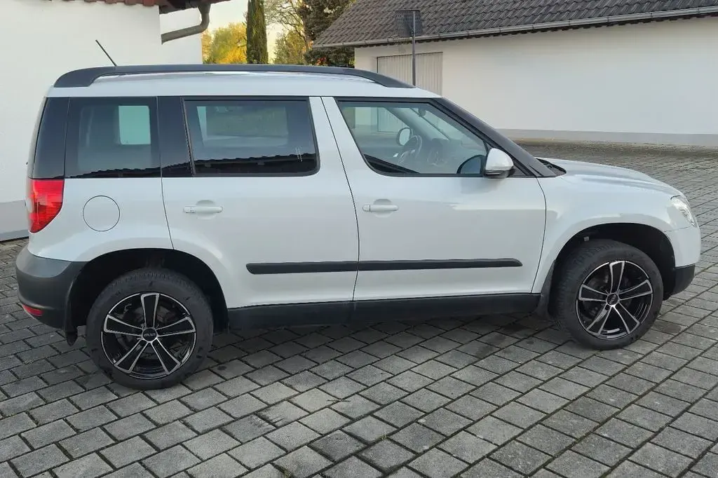 Gebraucht Skoda Yeti Plus Edition 140 PS (102 kW) 2013 Weiß SUV