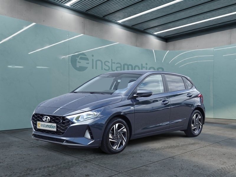 Grau Gebraucht 2022 Hyundai i20 Limousine | 20.740 € (Etwas zu teuer) - Bild 1/4