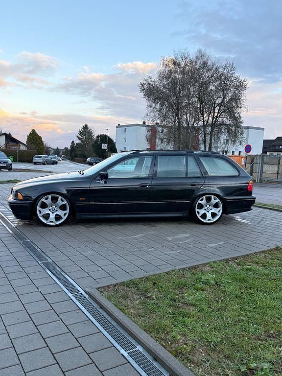 Gebraucht BMW 525 Performance 163 PS (119 kW) 2003 Schwarz Limousine