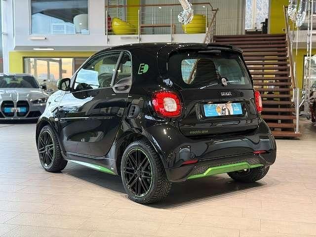 Gebraucht Smart ForTwo Coupé 60 kW (82 PS) 2017 Schwarz Coupé