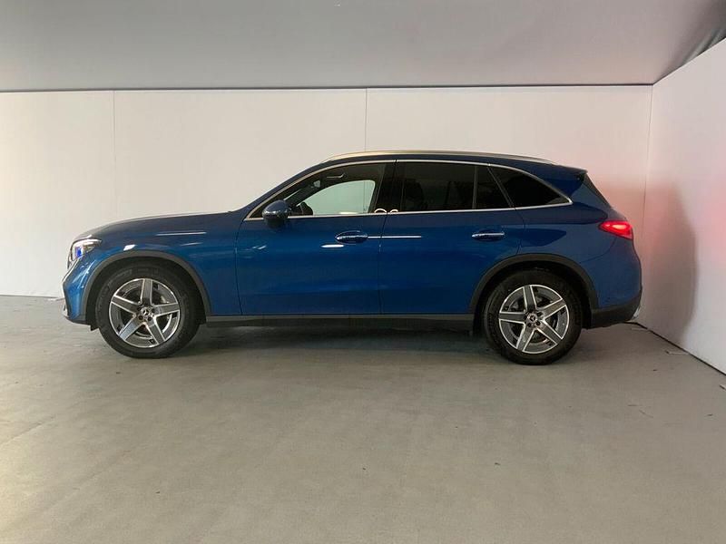 Gebraucht Mercedes GLC450 AMG line 367 PS (269 kW) 2025 Metalliclack spektralblau SUV