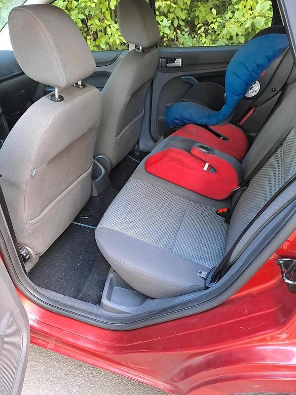 Gebraucht Ford Focus 100 PS (73 kW) 2007 Rot Kombi