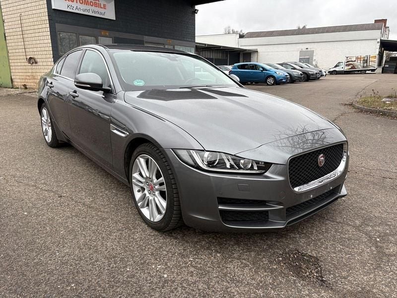 Gebraucht Jaguar XE Prestige 179 PS (131 kW) 2016 Grau Limousine