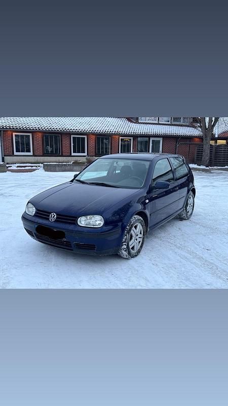 Gebraucht VW Golf IV 75 PS (55 kW) 2002 Blau Kleinwagen