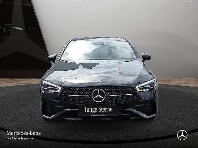 Schwarz Gebraucht 2024 Mercedes CLA200 Shooting Brake Advanced Plus Kombi | 32.590 € (Guter Preis) - Bild 1/4