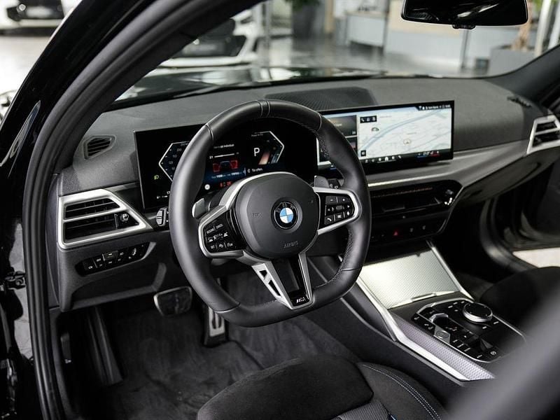 Gebraucht BMW 330 M Sport 245 PS (180 kW) 2025 Saphirschwarz Kombi