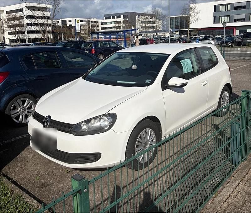 Gebraucht VW Golf VI 86 PS (63 kW) 2011 Weiß Kleinwagen