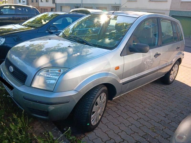 Grau Gebraucht 2004 Ford Fusion Viva Limousine | 1.400 € (Guter Preis) - Bild 1/4