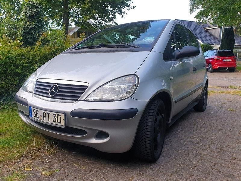 Silber Gebraucht 2002 Mercedes A140 Classic Van / Kleinbus | 1.300 € (Fairer Preis) - Bild 1/4