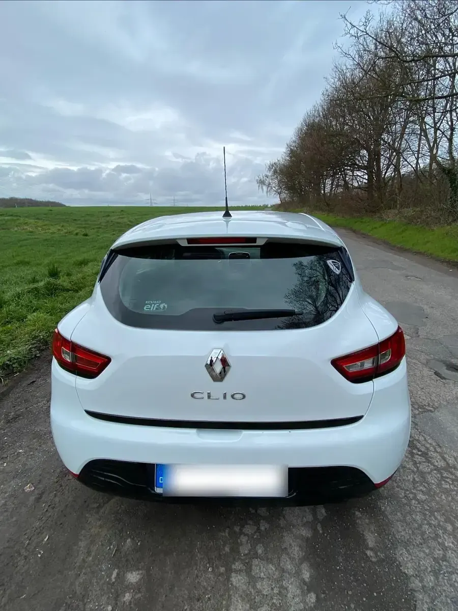 Gebraucht Renault Clio IV Dynamique 75 PS (55 kW) 2015 Weiß Kleinwagen