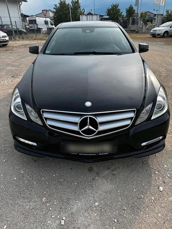 Schwarz Gebraucht 2012 Mercedes E350 Coupé | 12.399 € (Guter Preis) - Bild 1/4