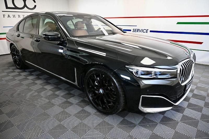 Gebraucht BMW 730 Shadowline 286 PS (210 kW) 2022 Saphirschwarz metallic Limousine