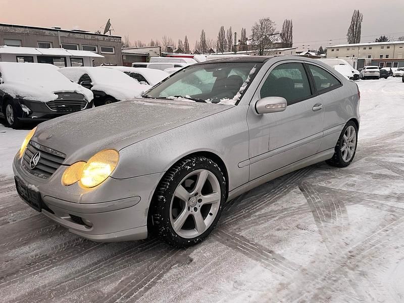 Silber Gebraucht 2003 Mercedes C200 Coupé | 1.900 € (Guter Preis) - Bild 1/4