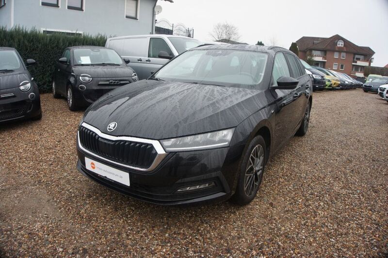Schwarz Gebraucht 2022 Skoda Octavia Clever Kombi | 16.450 € (Guter Preis) - Bild 1/4