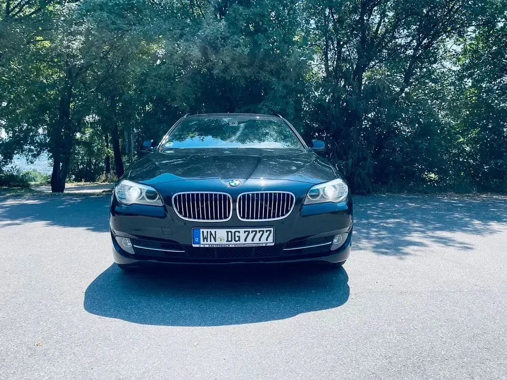 Gebraucht BMW 528 258 PS (189 kW) 2011 Schwarz Kombi