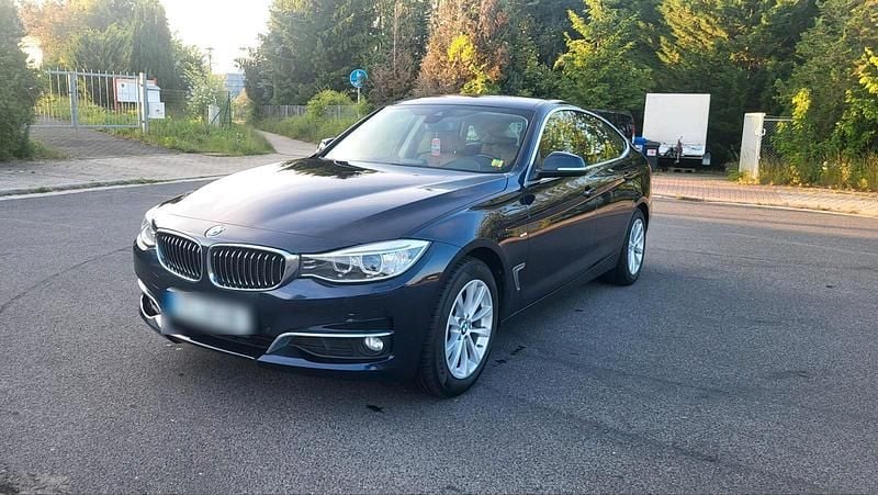 Blau Gebraucht 2014 BMW 320 Gran Turismo Sport Line Limousine | 12.599 € (Fairer Preis) - Bild 1/4