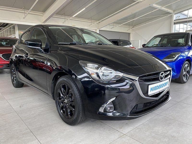 Onyxschwarz (metallic) Gebraucht 2018 Mazda 2 Kizoku Kleinwagen | 8.990 € (Fairer Preis) - Bild 1/4