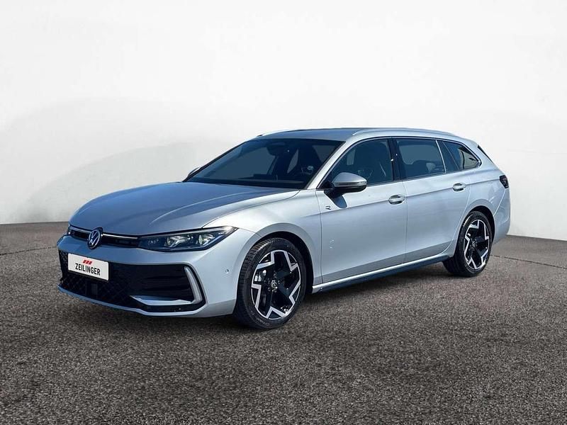 Neu VW Passat R-line 193 PS (141 kW) 2026 Oyster silver Kombi
