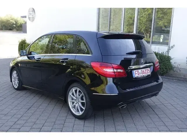 Gebraucht Mercedes B200 Sport 136 PS (100 kW) 2014 Schwarz Kleinwagen