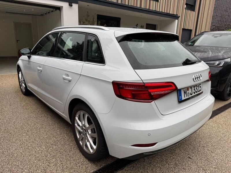 Gebraucht Audi A3 Sportback g-tron Design 131 PS (96 kW) 2020 Weiß Kleinwagen