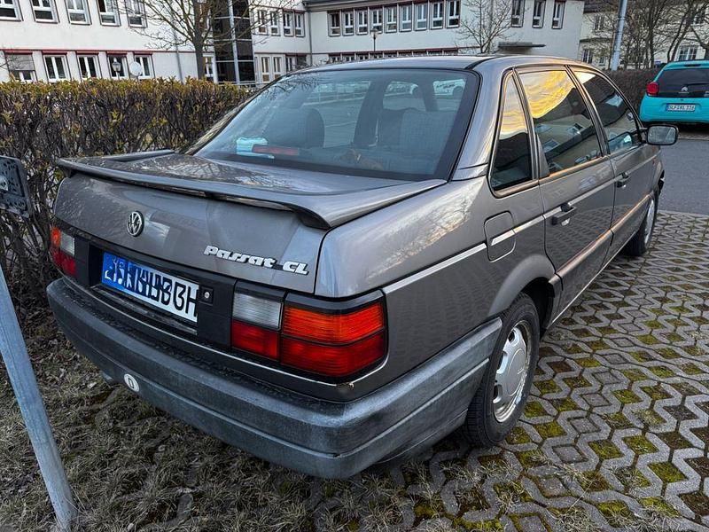 Gebraucht VW Passat 90 PS (66 kW) 1992 Grau Limousine