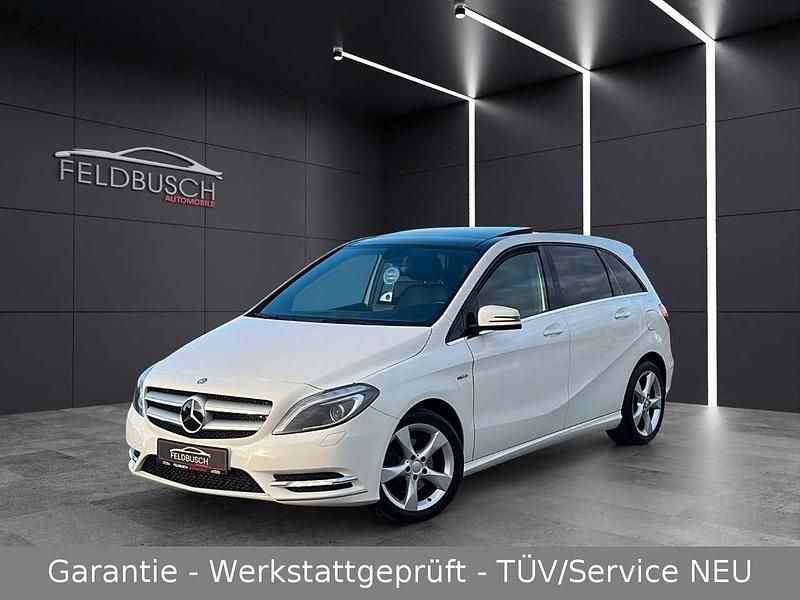 Gebraucht Mercedes B180 122 PS (89 kW) 2012 Weiß Van / Kleinbus