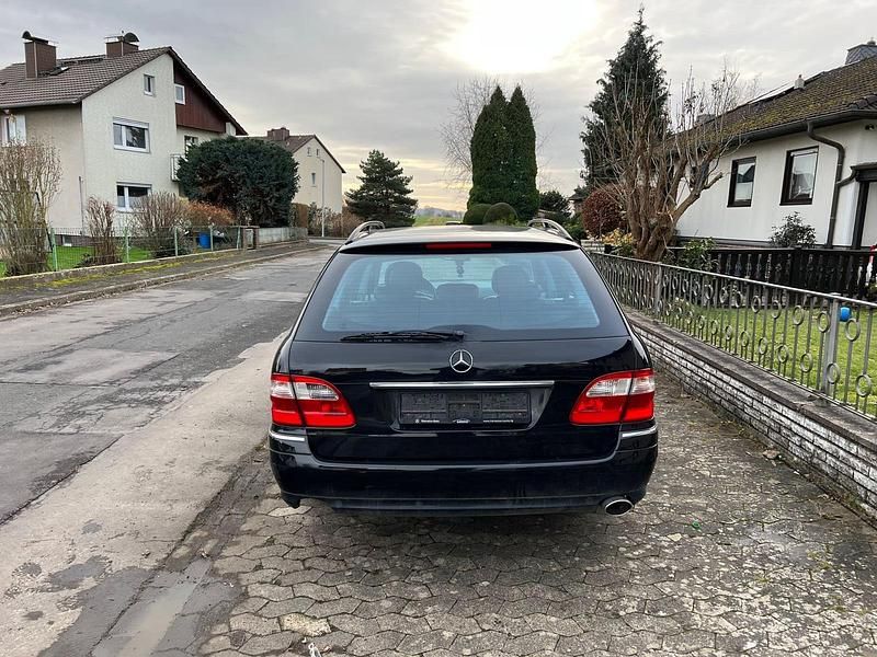 Second-hand Mercedes E280 190 CP (139 kW) 2005 Negru Break