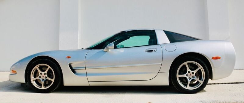 Silber Gebraucht 2001 Corvette C5 Coupé | 24.900 € (Fairer Preis) - Bild 1/4