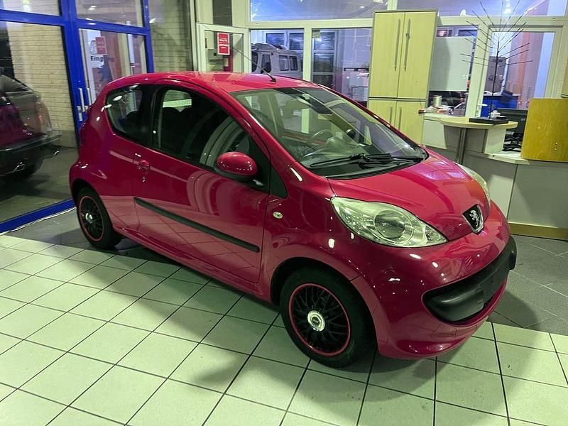 Gebraucht Peugeot 107 68 PS (50 kW) 2008 Rot Kleinwagen