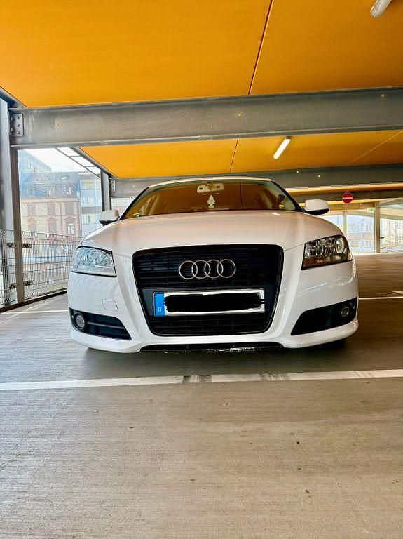 Weiß Gebraucht 2010 Audi A3 Sport Limousine | 7.300 € (Fairer Preis) - Bild 1/4