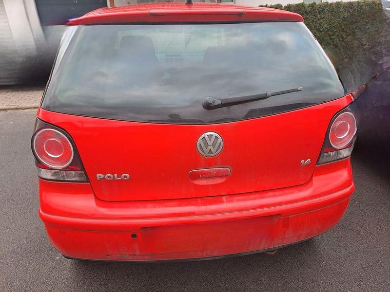 Gebraucht VW Polo Trendline 80 PS (58 kW) 2008 Rot Limousine