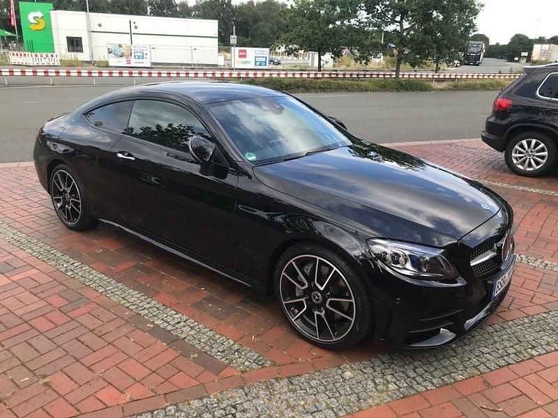 Gebraucht Mercedes C300 AMG line 245 PS (180 kW) 2021 Schwarz Coupé
