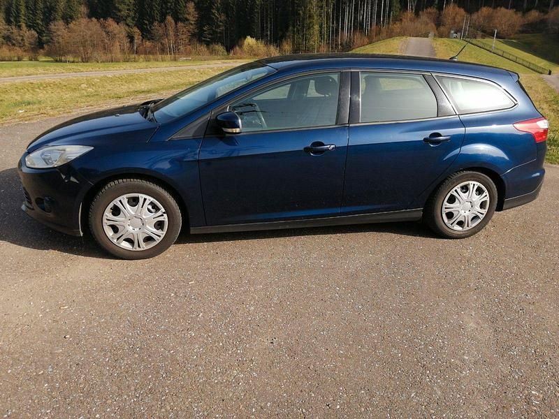 Gebraucht Ford Focus 116 PS (85 kW) 2011 Blau Kombi