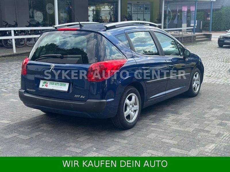 Gebraucht Peugeot 207 Tendance 95 PS (69 kW) 2011 Blau Kombi