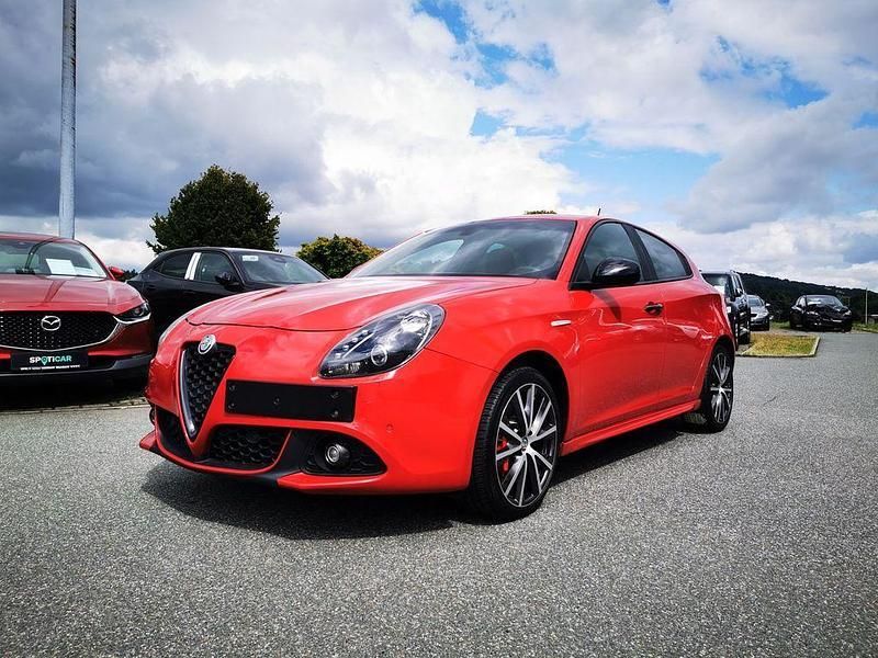 Rot Gebraucht 2016 Alfa Romeo Giulietta Super Kleinwagen | 11.700 € (Fairer Preis) - Bild 1/4