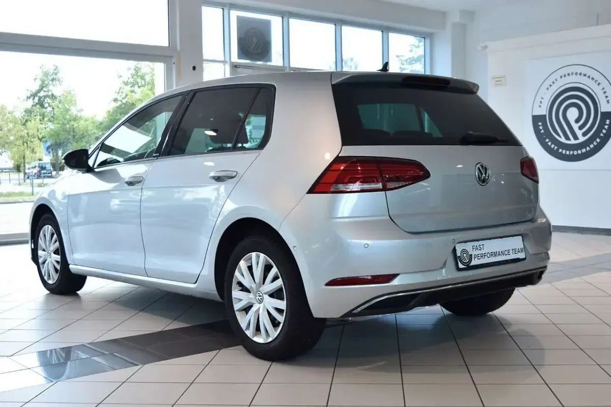 Gebraucht VW Golf VII IQ Drive 116 PS (85 kW) 2020 Reflexsilber Limousine