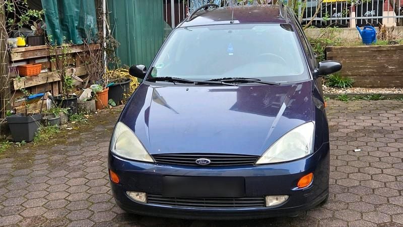 Second-hand Ford Focus 120 CP (88 kW) 1999 Albastru Break