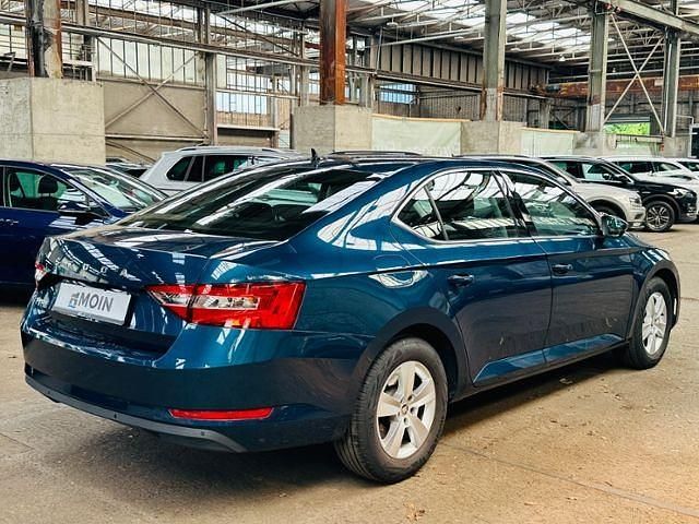 Gebraucht Skoda Superb Ambition 150 PS (110 kW) 2022 Blau Limousine