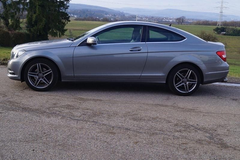 Gebraucht Mercedes C180 156 PS (114 kW) 2013 Silber Coupé