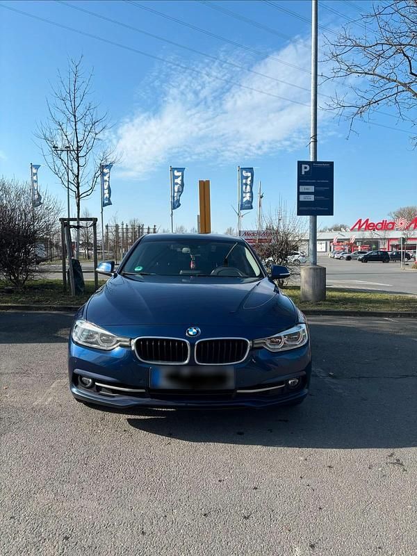 Gebraucht BMW 320 184 PS (135 kW) 2018 Blau Limousine