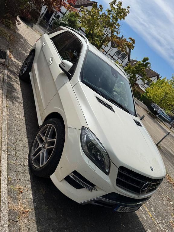 Weiß Gebraucht 2015 Mercedes ML350 AMG line SUV | 19.500 € (Fairer Preis) - Bild 1/4