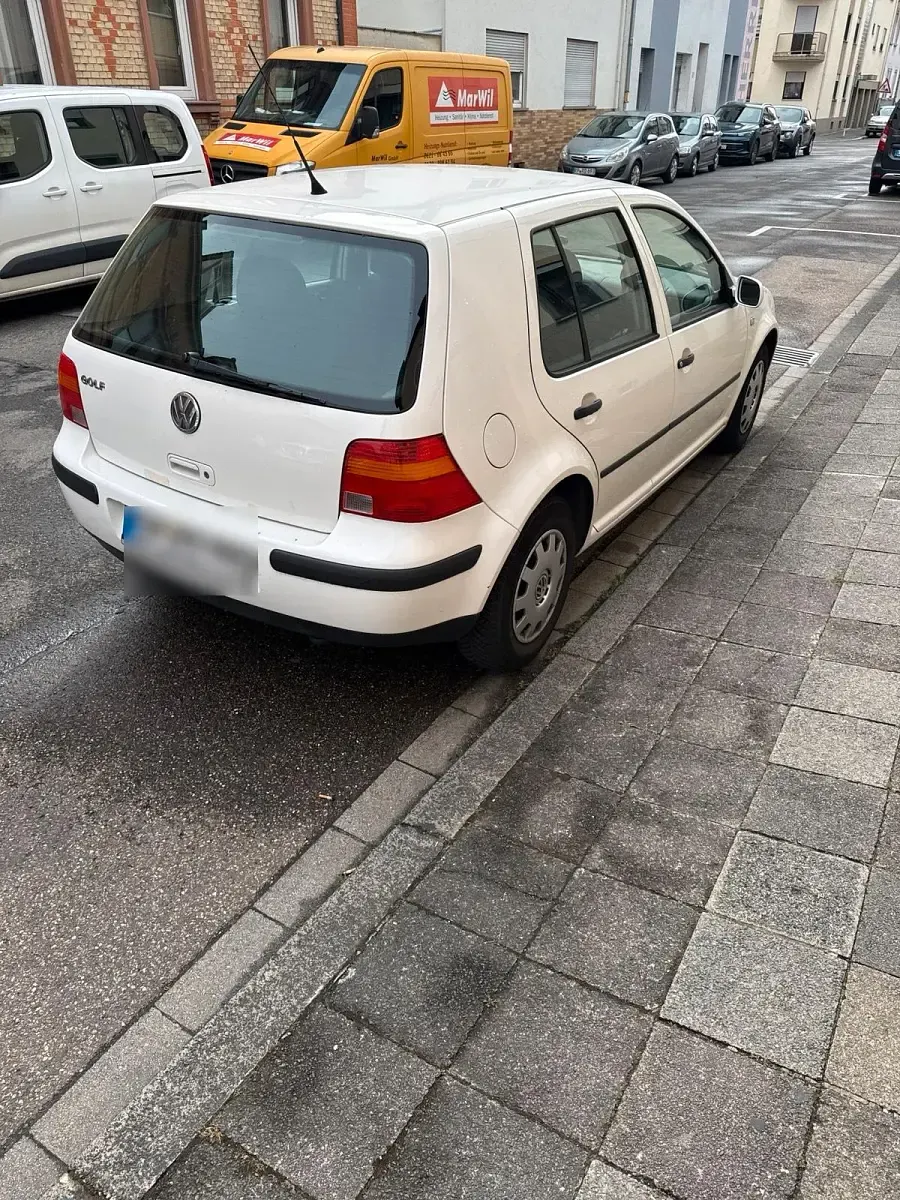 Gebraucht VW Golf IV 75 PS (55 kW) 2000 Weiß Kleinwagen
