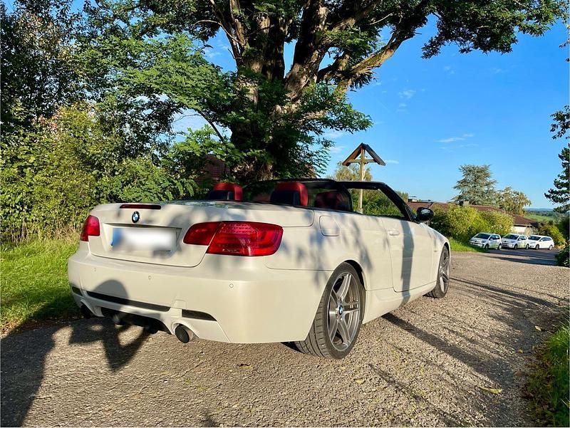 Gebraucht BMW 335 Cabriolet 306 PS (225 kW) 2012 Weiß Cabrio