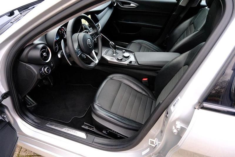 Gebraucht Alfa Romeo Giulia Super 179 PS (131 kW) 2017 Grau Limousine