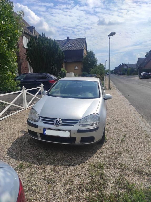 Silber Gebraucht 2005 VW Golf IV Trendline Limousine | 1.200 € (Superpreis) - Bild 1/4