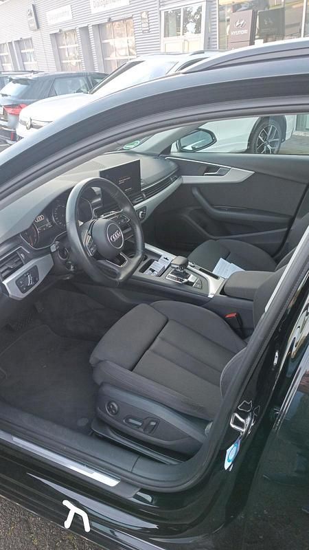 Gebraucht Audi A4 Advanced 190 PS (139 kW) 2020 Schwarz Kombi